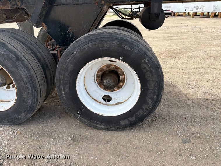 image for item FM7533 1999 Clement RKHL3226 end dump trailer