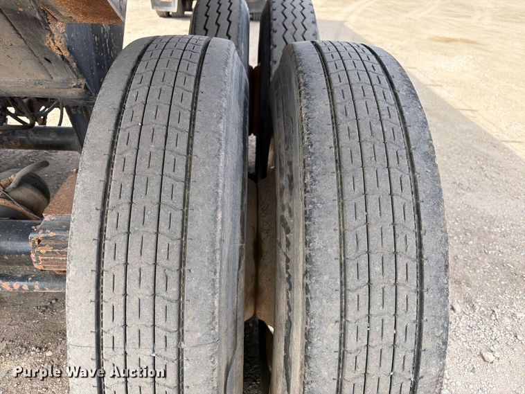 image for item FM7533 1999 Clement RKHL3226 end dump trailer