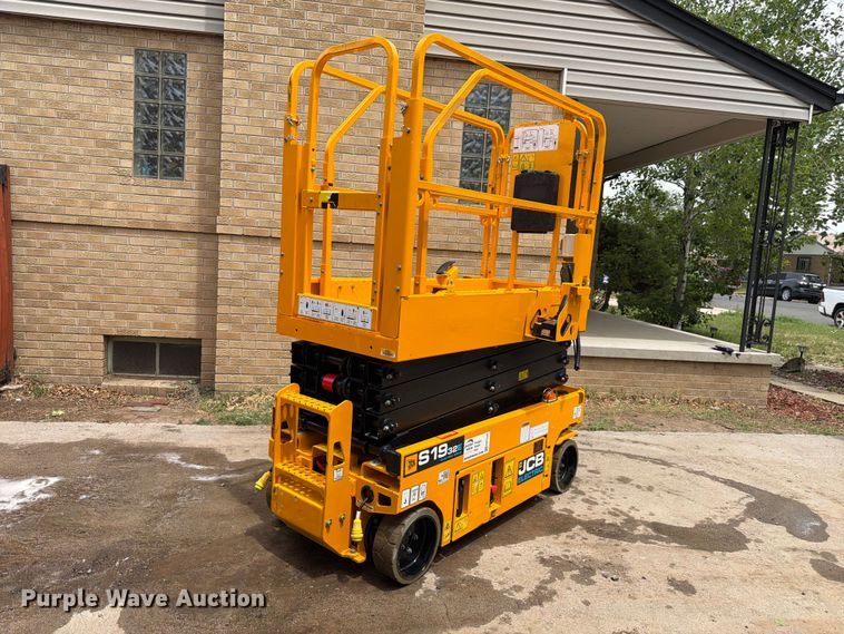 image for item FM7534 2023 JCB S1932EDRV scissor lift