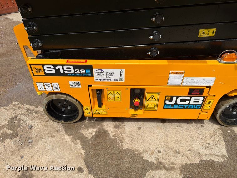 image for item FM7534 2023 JCB S1932EDRV scissor lift