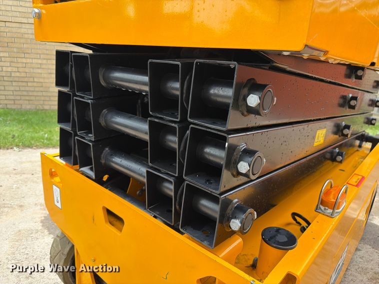 image for item FM7534 2023 JCB S1932EDRV scissor lift