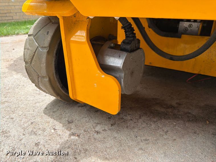 image for item FM7534 2023 JCB S1932EDRV scissor lift
