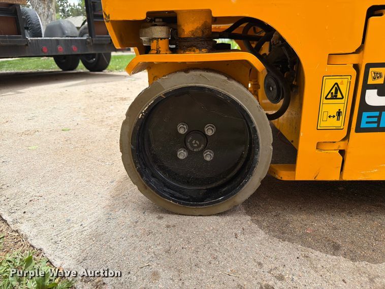 image for item FM7534 2023 JCB S1932EDRV scissor lift