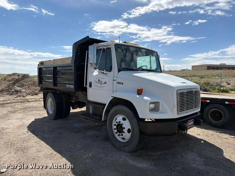 image for item FM7537 2001 Freightliner FL70 dump truck