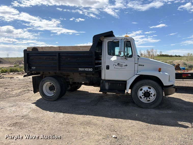 image for item FM7537 2001 Freightliner FL70 dump truck