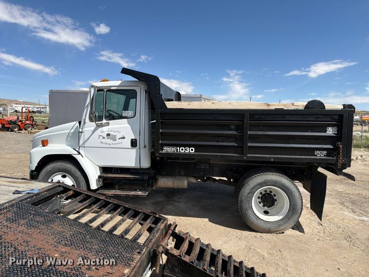 image for item FM7537 2001 Freightliner FL70 dump truck
