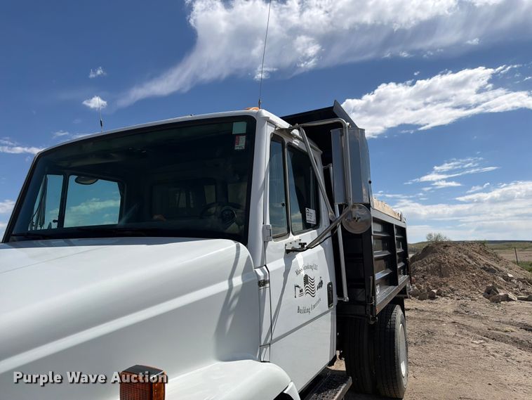image for item FM7537 2001 Freightliner FL70 dump truck