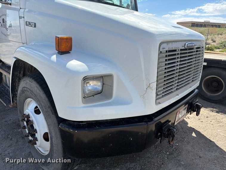 image for item FM7537 2001 Freightliner FL70 dump truck