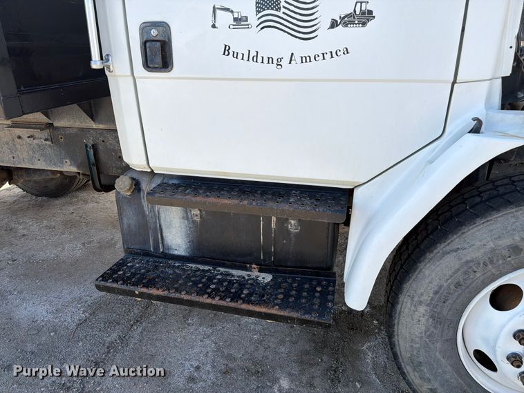 image for item FM7537 2001 Freightliner FL70 dump truck