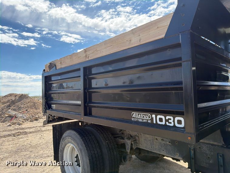 image for item FM7537 2001 Freightliner FL70 dump truck