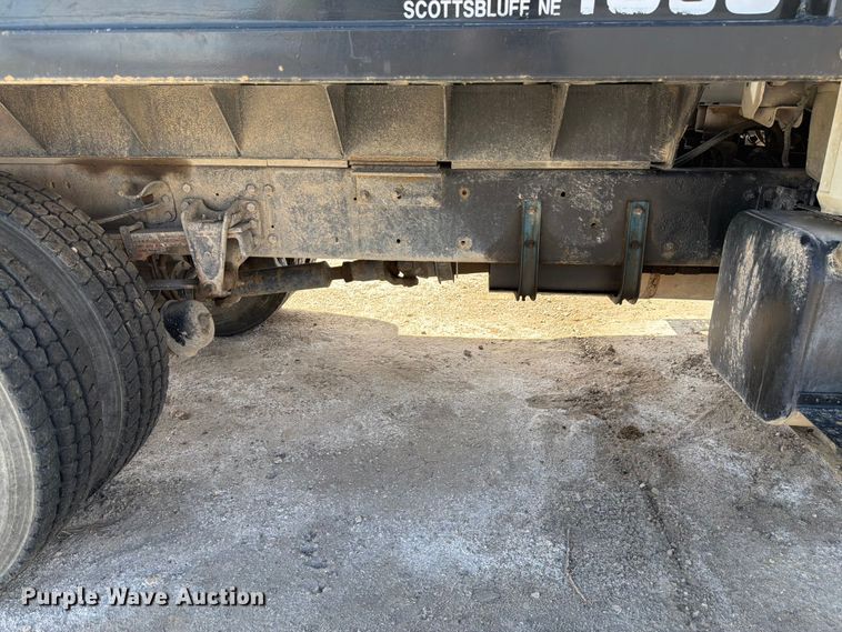 image for item FM7537 2001 Freightliner FL70 dump truck