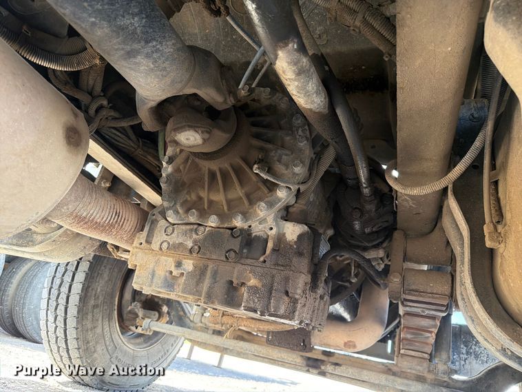 image for item FM7537 2001 Freightliner FL70 dump truck