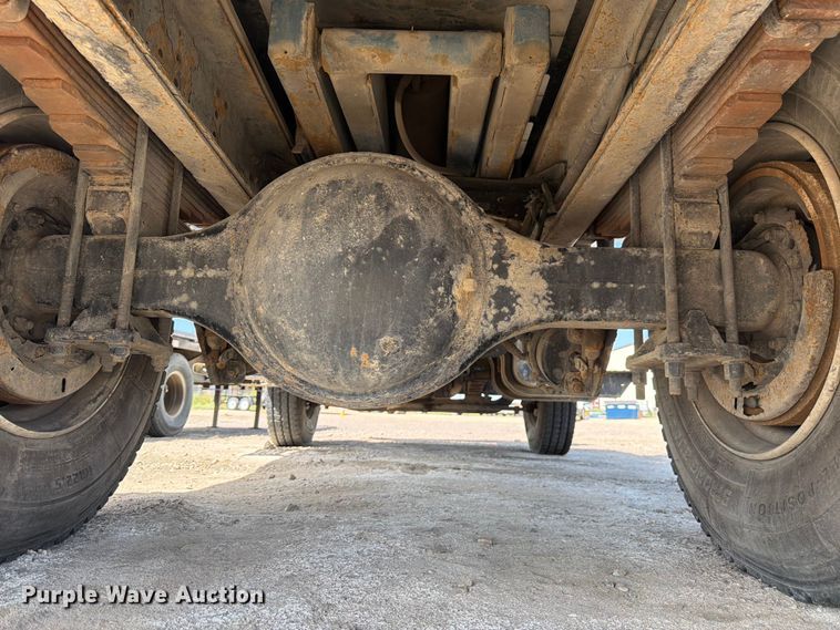 image for item FM7537 2001 Freightliner FL70 dump truck