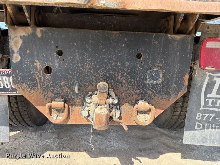 image for item FM7537 2001 Freightliner FL70 dump truck