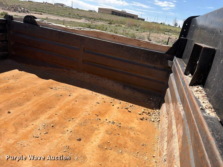 image for item FM7537 2001 Freightliner FL70 dump truck