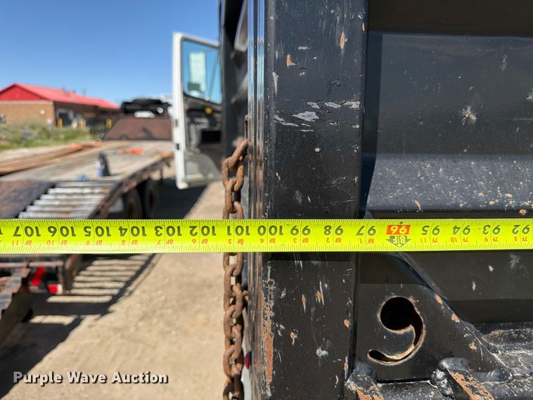 image for item FM7537 2001 Freightliner FL70 dump truck