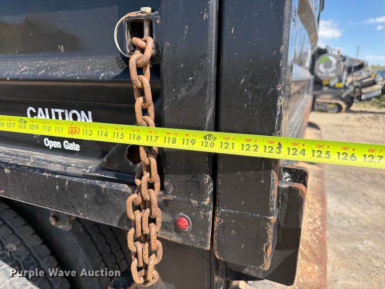 image for item FM7537 2001 Freightliner FL70 dump truck