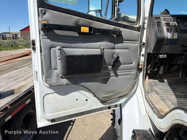 image for item FM7537 2001 Freightliner FL70 dump truck