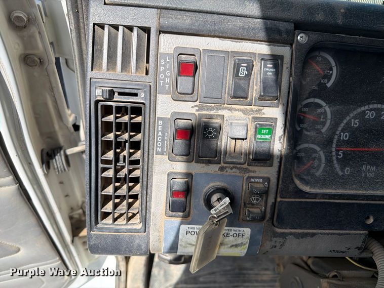 image for item FM7537 2001 Freightliner FL70 dump truck