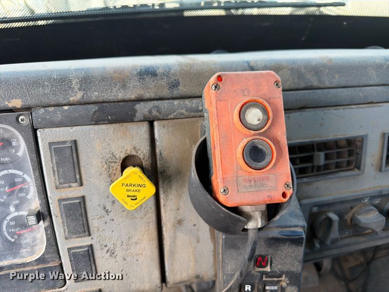 image for item FM7537 2001 Freightliner FL70 dump truck