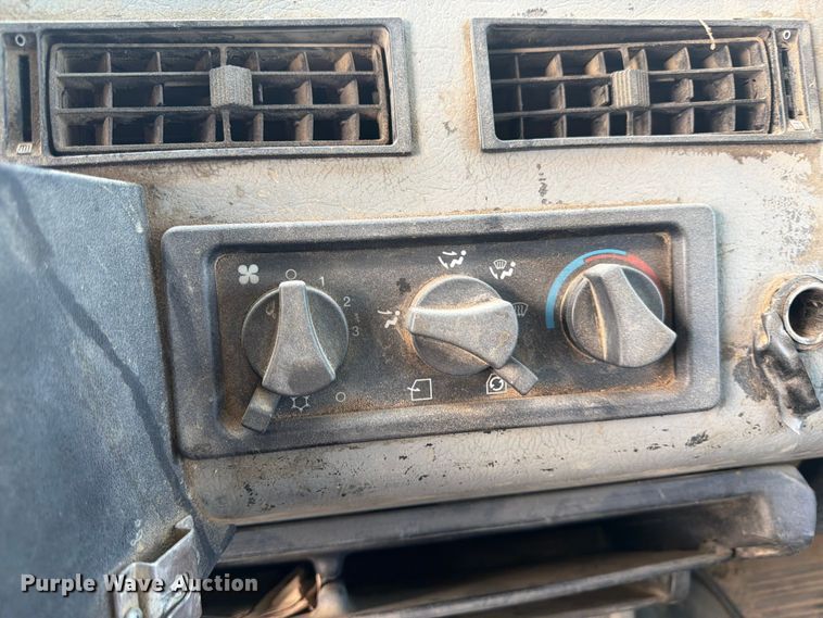 image for item FM7537 2001 Freightliner FL70 dump truck