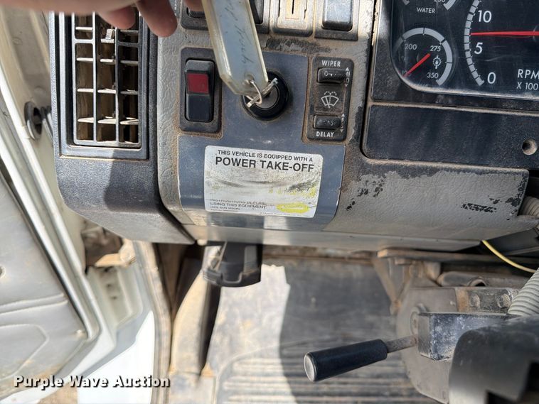 image for item FM7537 2001 Freightliner FL70 dump truck