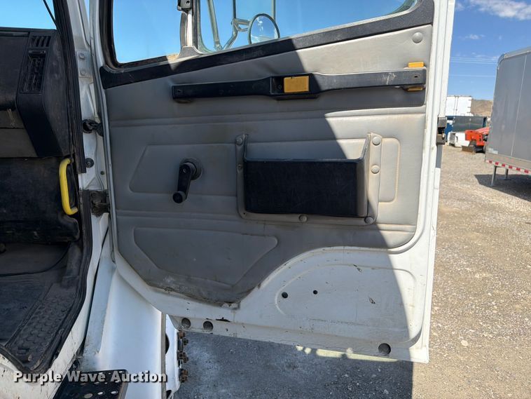 image for item FM7537 2001 Freightliner FL70 dump truck