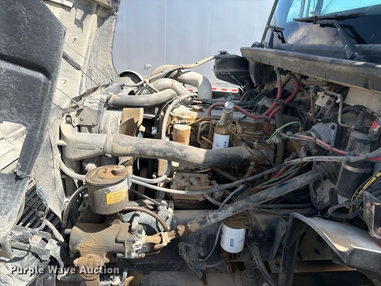 image for item FM7537 2001 Freightliner FL70 dump truck