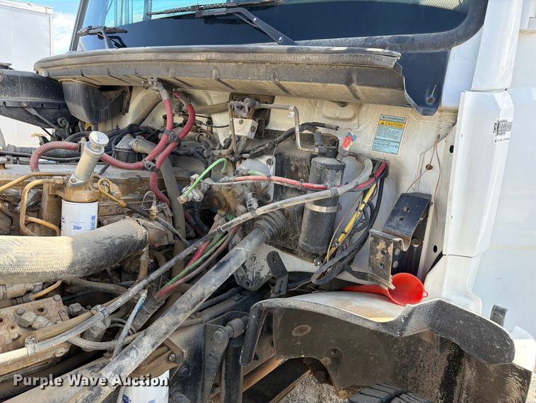 image for item FM7537 2001 Freightliner FL70 dump truck