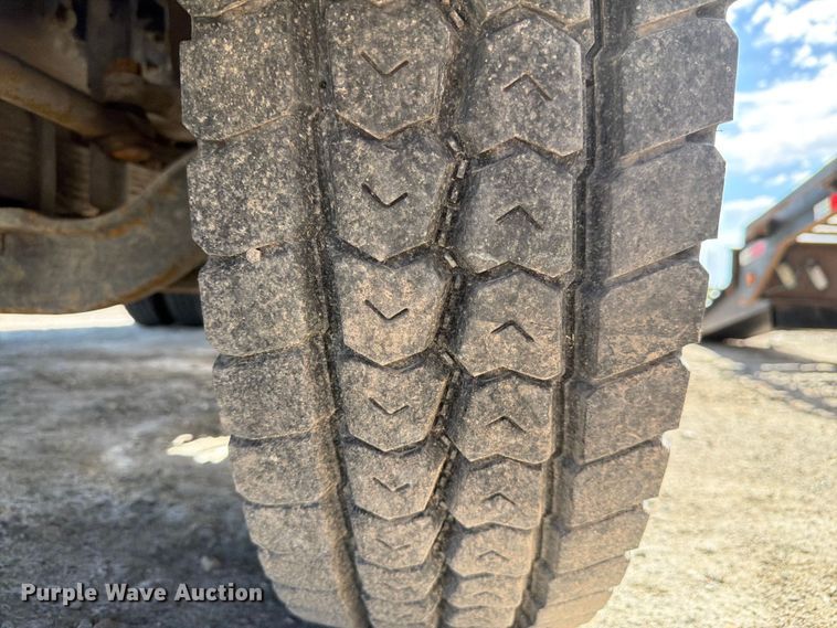image for item FM7537 2001 Freightliner FL70 dump truck