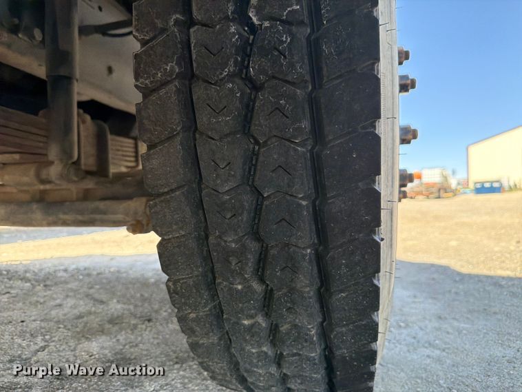 image for item FM7537 2001 Freightliner FL70 dump truck