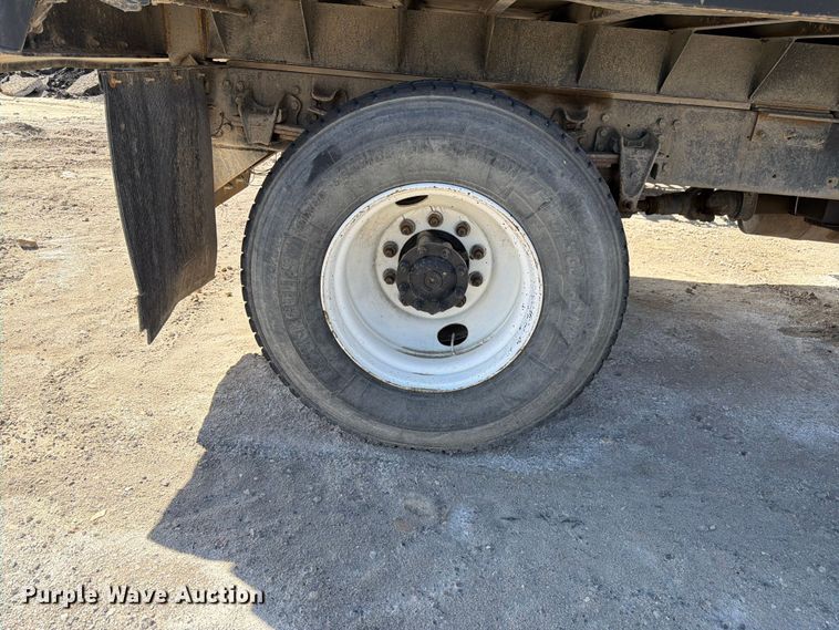 image for item FM7537 2001 Freightliner FL70 dump truck
