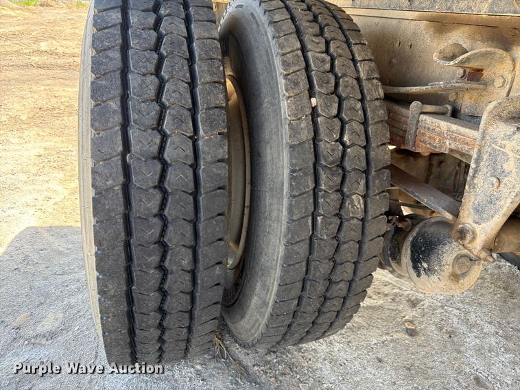 image for item FM7537 2001 Freightliner FL70 dump truck
