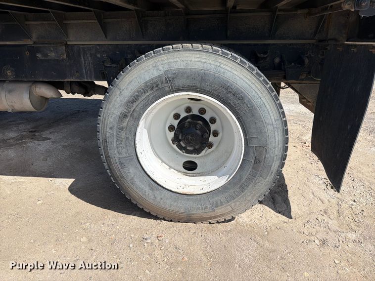 image for item FM7537 2001 Freightliner FL70 dump truck