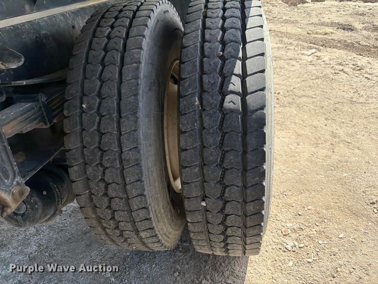 image for item FM7537 2001 Freightliner FL70 dump truck