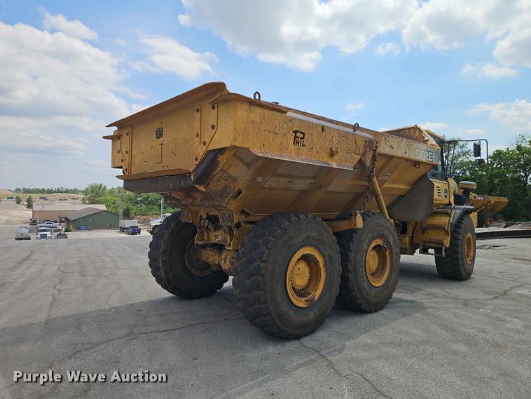 image for item FN5692 2007 John Deere 300D articulated haul truck