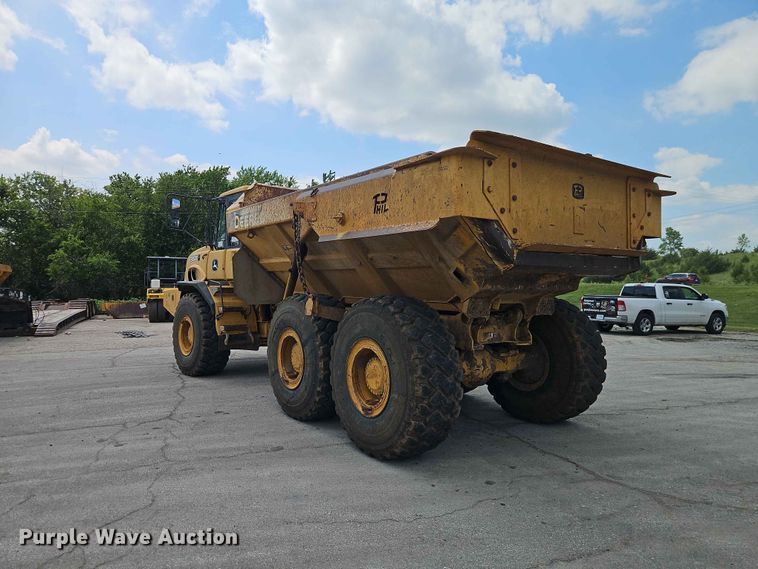 image for item FN5692 2007 John Deere 300D articulated haul truck