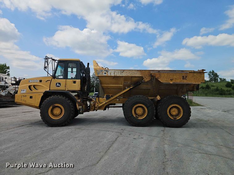 image for item FN5692 2007 John Deere 300D articulated haul truck