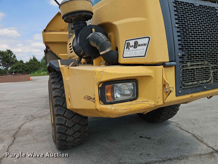 image for item FN5692 2007 John Deere 300D articulated haul truck