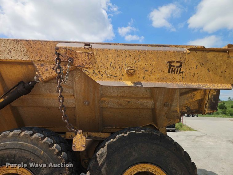 image for item FN5692 2007 John Deere 300D articulated haul truck