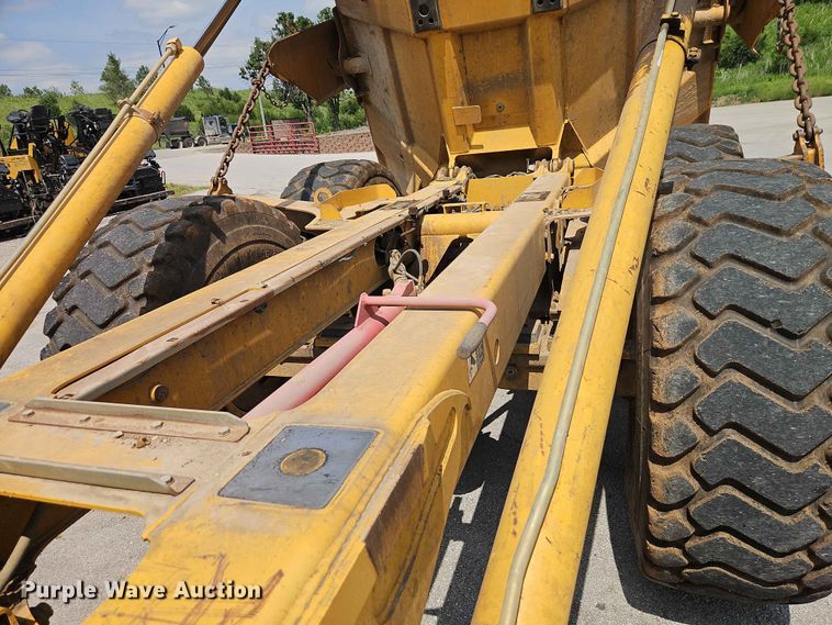image for item FN5692 2007 John Deere 300D articulated haul truck