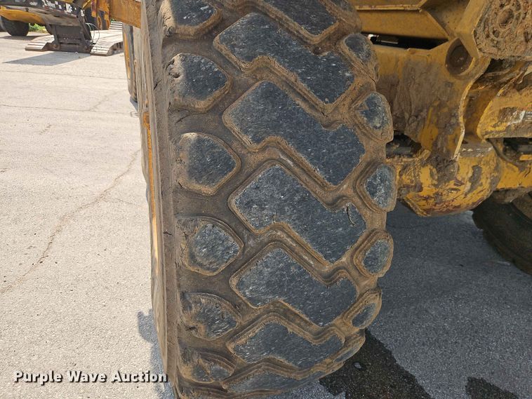 image for item FN5692 2007 John Deere 300D articulated haul truck