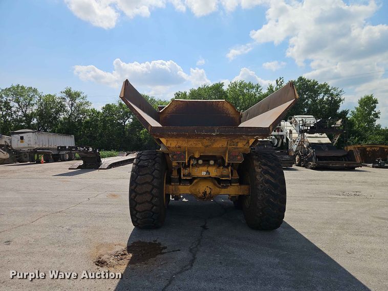 image for item FN5693 2015 John Deere 300D Series II articulated haul truck