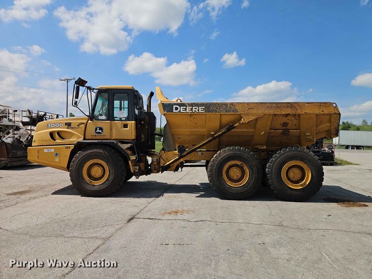 image for item FN5693 2015 John Deere 300D Series II articulated haul truck