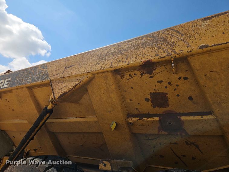 image for item FN5693 2015 John Deere 300D Series II articulated haul truck