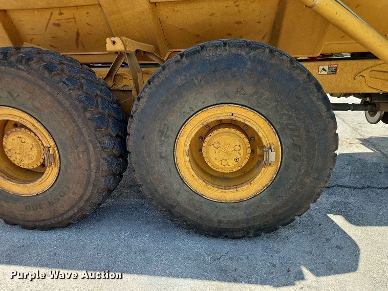 image for item FN5693 2015 John Deere 300D Series II articulated haul truck