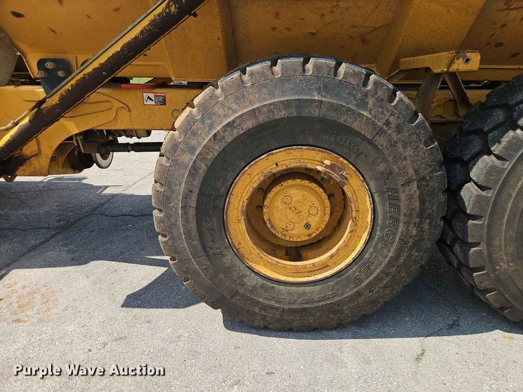 image for item FN5693 2015 John Deere 300D Series II articulated haul truck