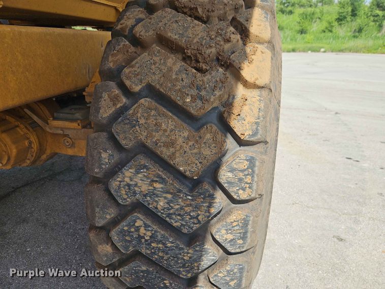 image for item FN5693 2015 John Deere 300D Series II articulated haul truck