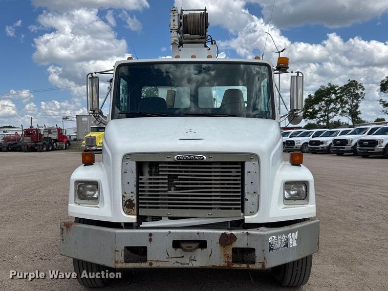 image for item NA9367 2001 Freightliner FL70 bucket truck