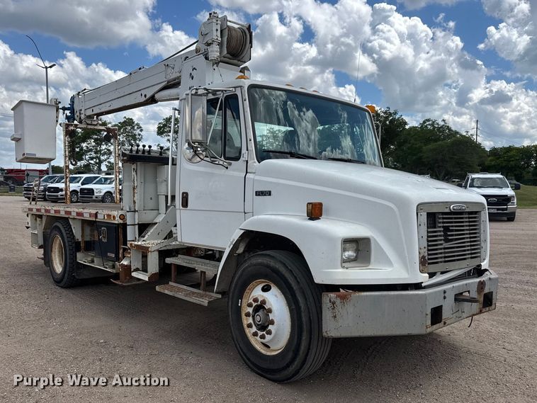 image for item NA9367 2001 Freightliner FL70 bucket truck